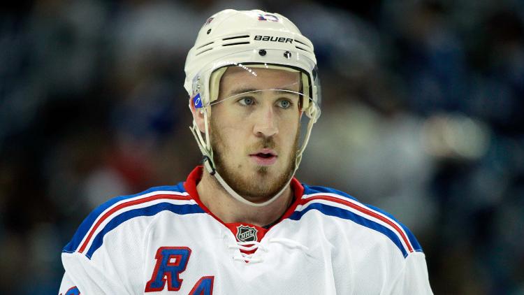 Kevin Hayes tecknar ett års kontrakt med Rangers
